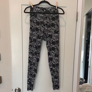 LuLaRoe Black and Gray Patterned Leggings
